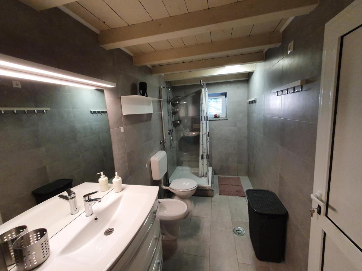 Villa Carmen Draga Bašćanska Bagian luar foto