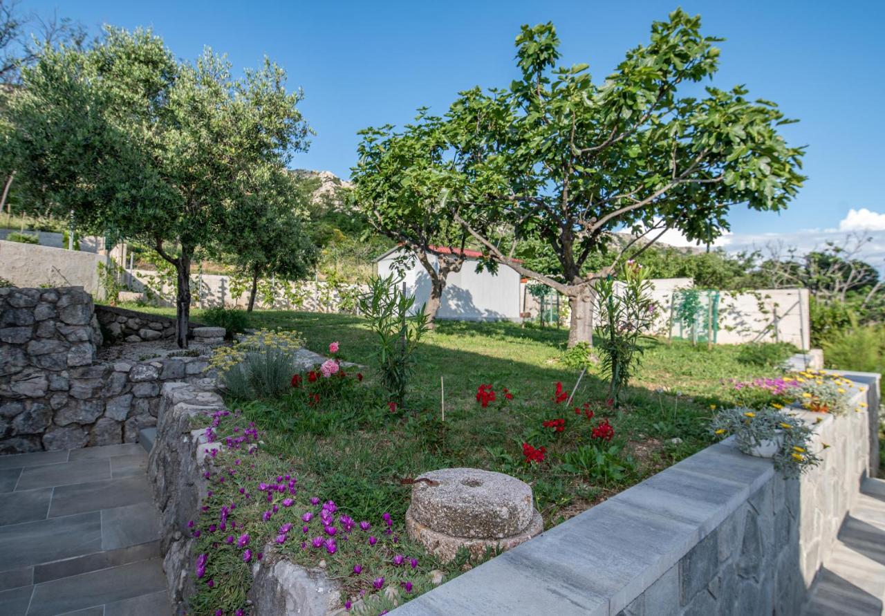 Villa Carmen Draga Bašćanska Bagian luar foto