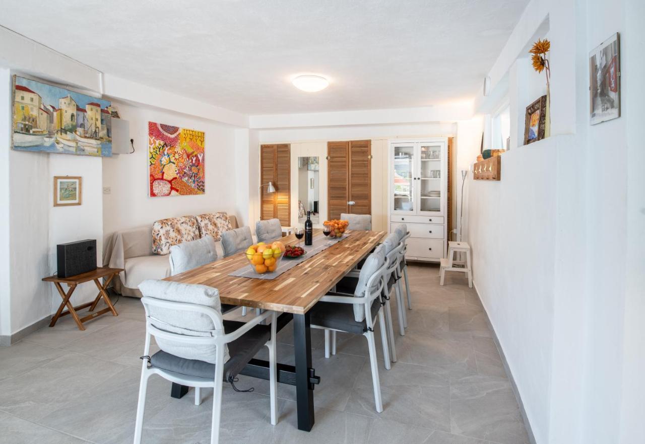 Villa Carmen Draga Bašćanska Bagian luar foto